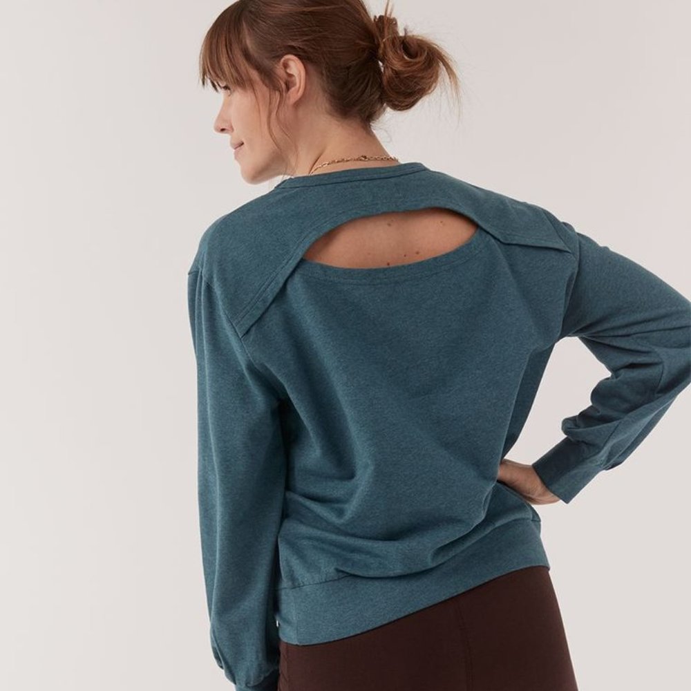 Pact The Rec Peek-A-Boo Crewneck Sweatshirt in Heather Blue